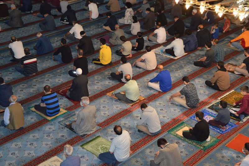 Kudüs'te yaşanan acılar bayram namazına hüzün kattı